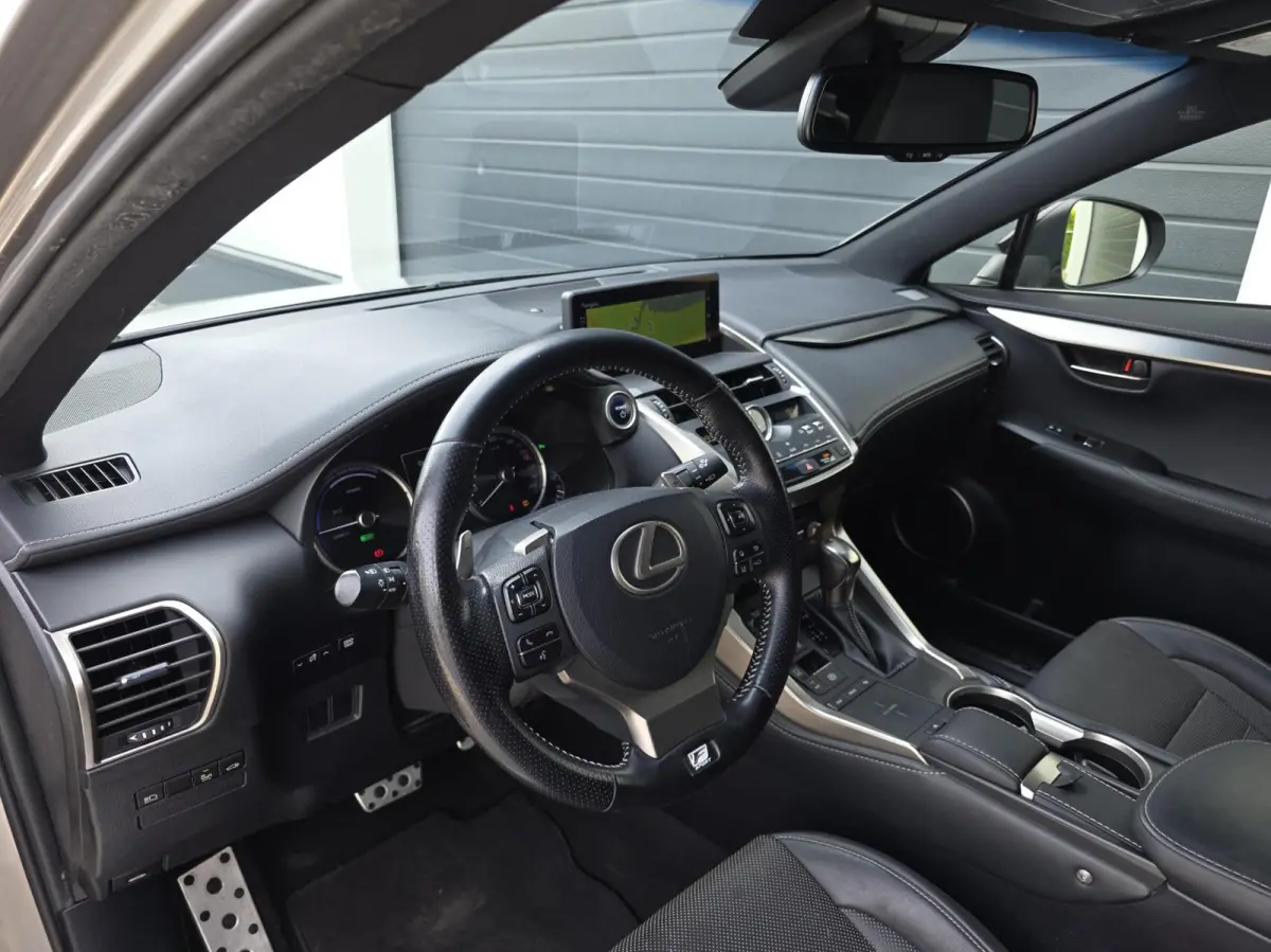 300h AWD F F SPORT Line facelift