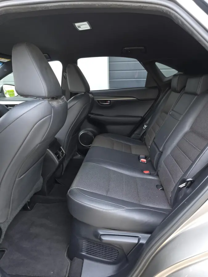 300h AWD F F SPORT Line facelift