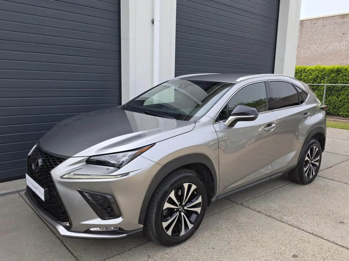 300h AWD F F SPORT Line facelift