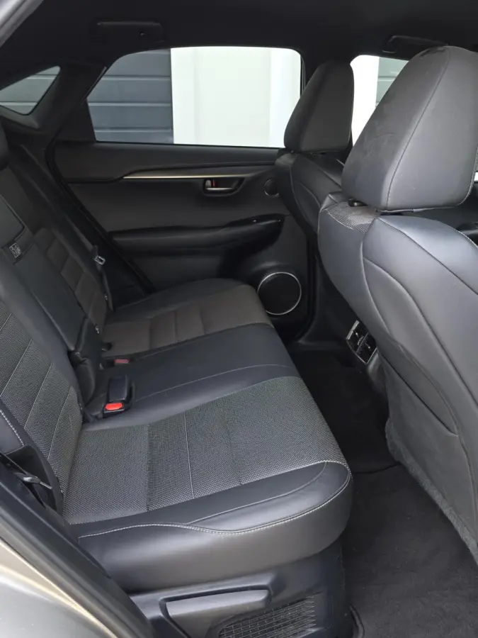 300h AWD F F SPORT Line facelift