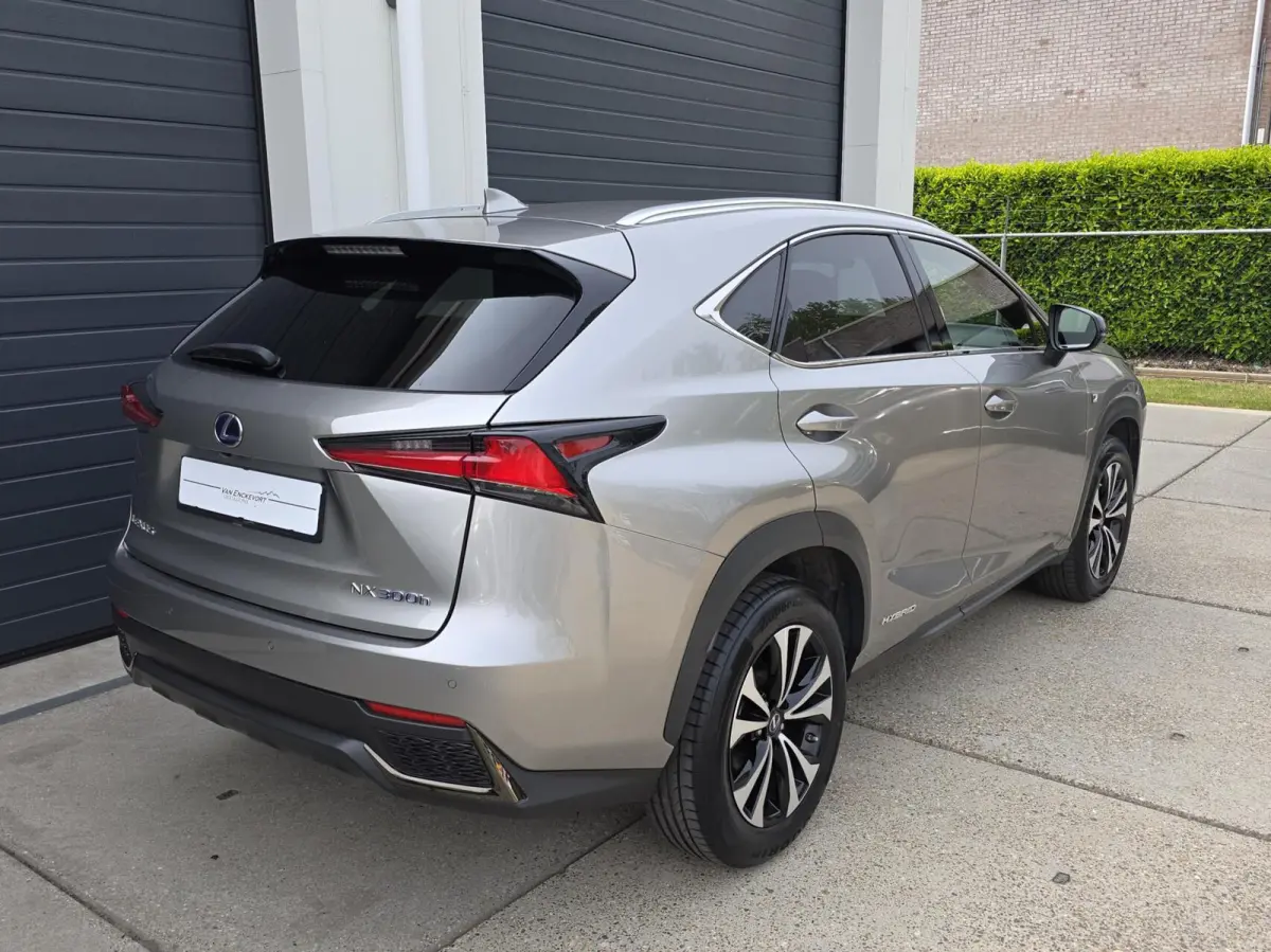 300h AWD F F SPORT Line facelift