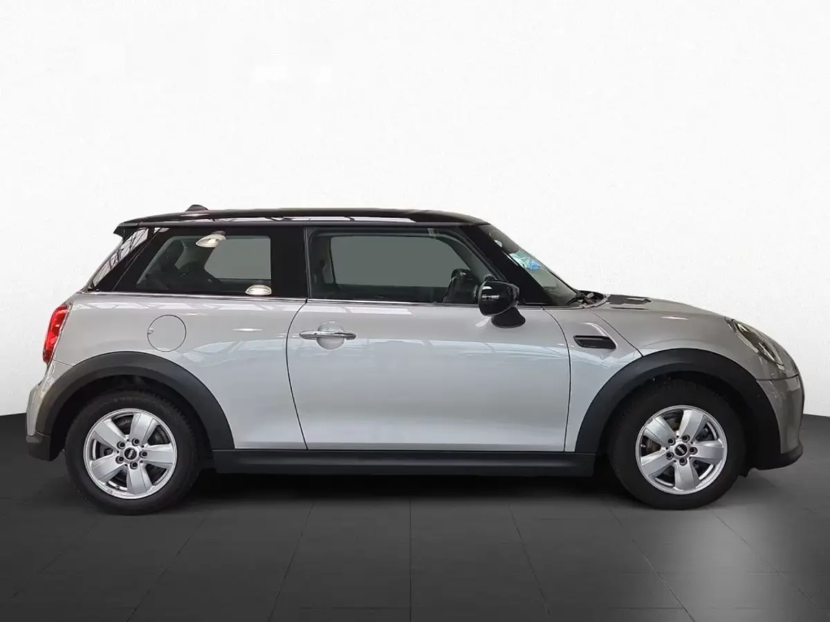 1.5 Aut. ** LED, NAVI, PANORAMA, H&K Sound, HuD, CRUISE, KEYLESS ** 1e EIG - UNFALLFREI ** ** INFORMEER OOK NAAR ONZE AANTREKKELIJKE FINANCIAL-LEASE TARIEVEN **