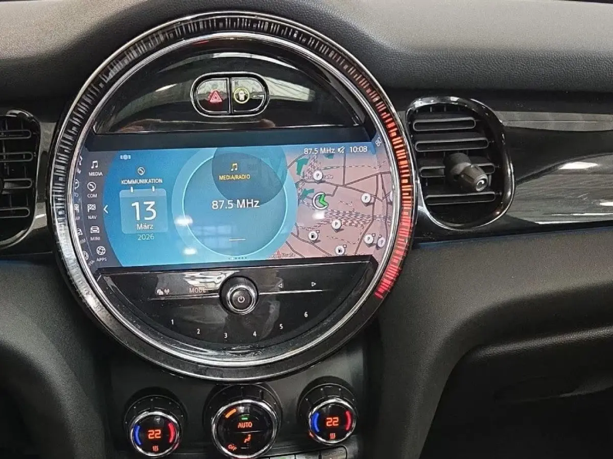 1.5 Aut. ** LED, NAVI, PANORAMA, H&K Sound, HuD, CRUISE, KEYLESS ** 1e EIG - UNFALLFREI ** ** INFORMEER OOK NAAR ONZE AANTREKKELIJKE FINANCIAL-LEASE TARIEVEN **