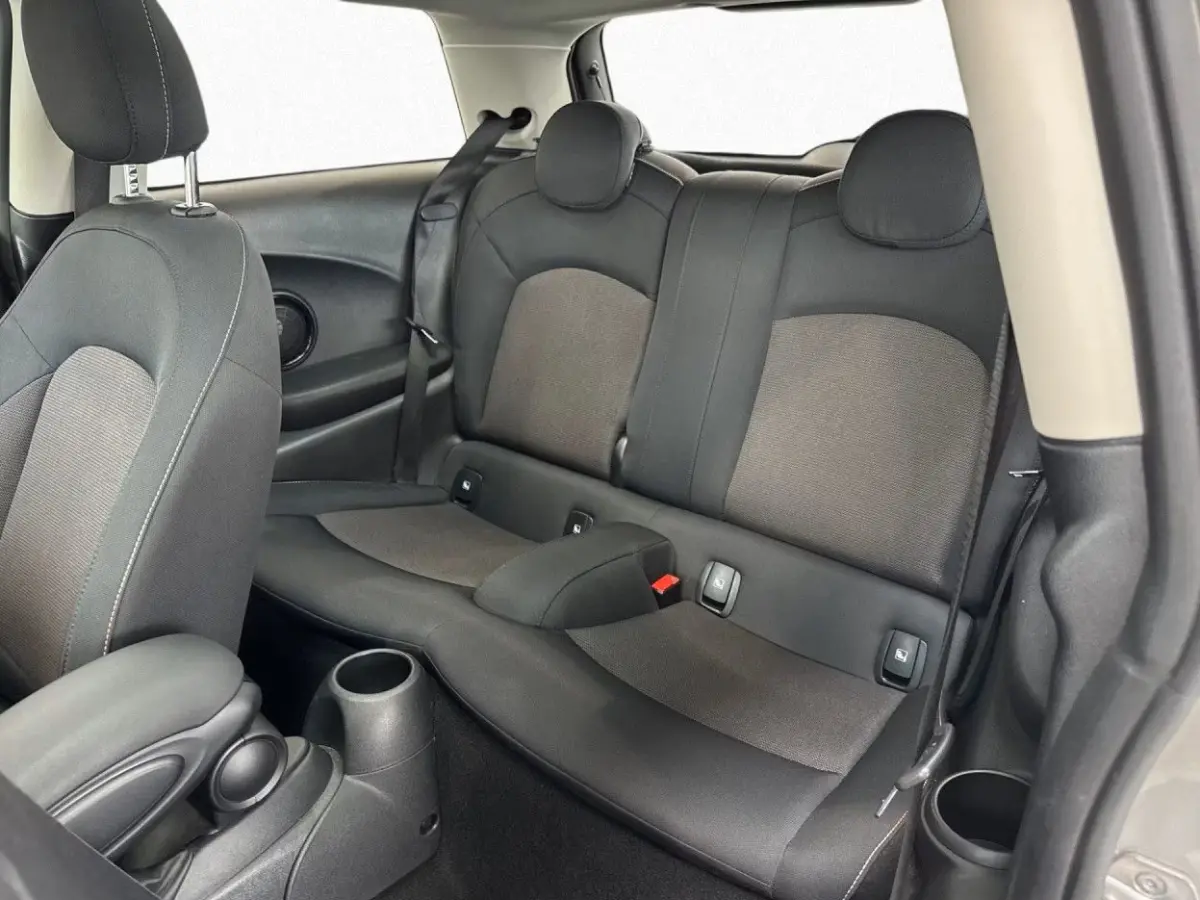 1.5 Aut. ** LED, NAVI, PANORAMA, H&K Sound, HuD, CRUISE, KEYLESS ** 1e EIG - UNFALLFREI ** ** INFORMEER OOK NAAR ONZE AANTREKKELIJKE FINANCIAL-LEASE TARIEVEN **