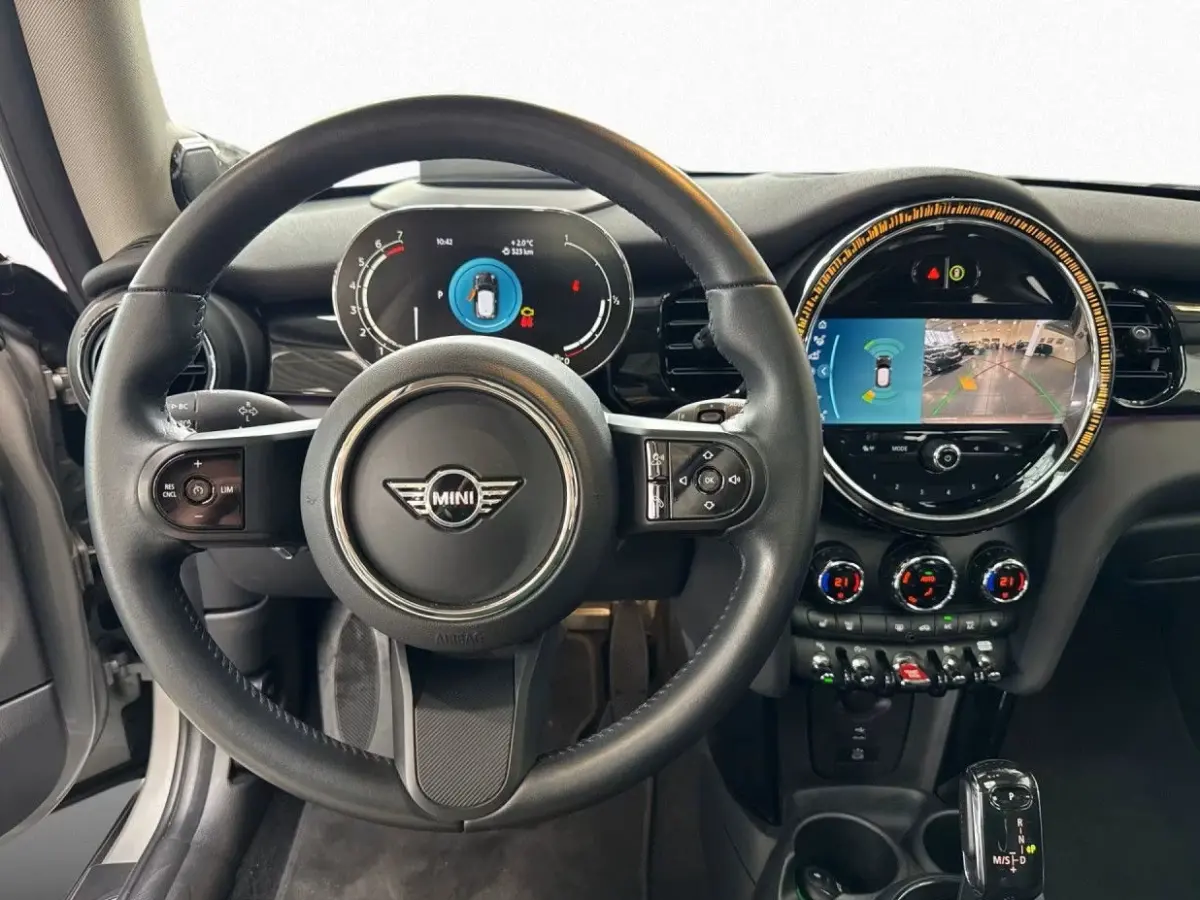 1.5 Aut. ** LED, NAVI, PANORAMA, H&K Sound, HuD, CRUISE, KEYLESS ** 1e EIG - UNFALLFREI ** ** INFORMEER OOK NAAR ONZE AANTREKKELIJKE FINANCIAL-LEASE TARIEVEN **