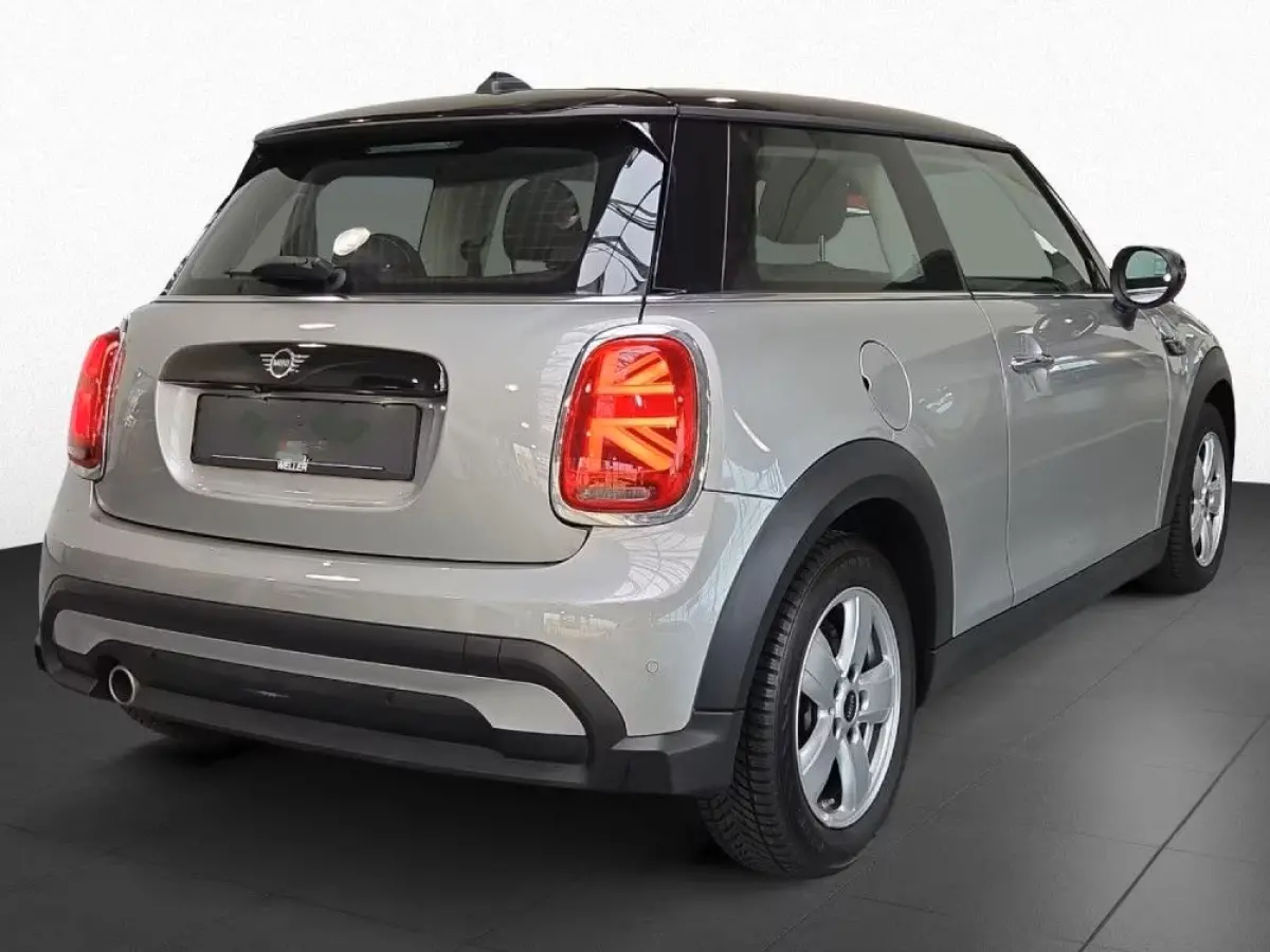 1.5 Aut. ** LED, NAVI, PANORAMA, H&K Sound, HuD, CRUISE, KEYLESS ** 1e EIG - UNFALLFREI ** ** INFORMEER OOK NAAR ONZE AANTREKKELIJKE FINANCIAL-LEASE TARIEVEN **