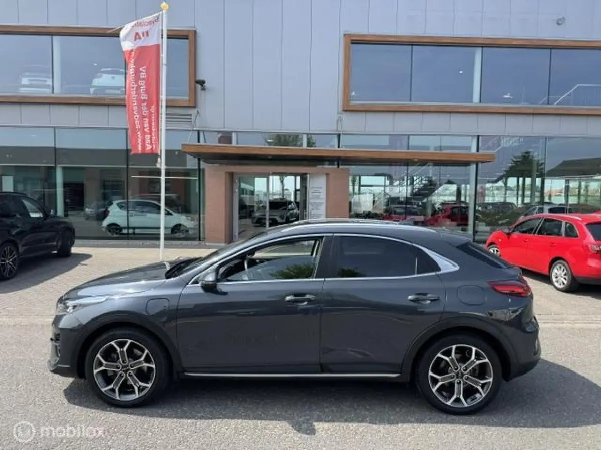 1.6 GDi PHEV DynamicPlusLine Automaat 55 km volledig elect rijden / Hybride , 18 inch velgen , Electr. kofferklep , Lane assist , Dodehoek assistent , lage km stand ,