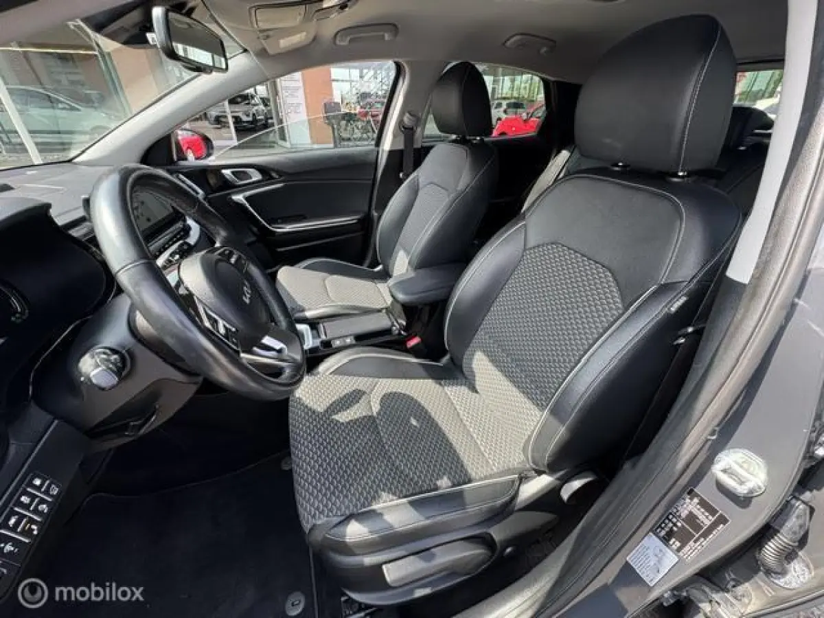 1.6 GDi PHEV DynamicPlusLine Automaat 55 km volledig elect rijden / Hybride , 18 inch velgen , Electr. kofferklep , Lane assist , Dodehoek assistent , lage km stand ,