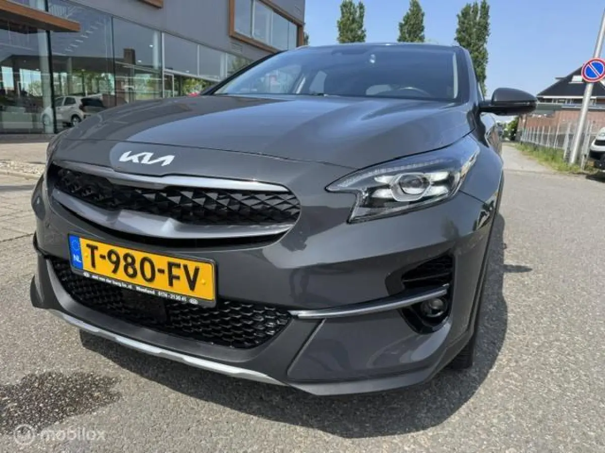 1.6 GDi PHEV DynamicPlusLine Automaat 55 km volledig elect rijden / Hybride , 18 inch velgen , Electr. kofferklep , Lane assist , Dodehoek assistent , lage km stand ,