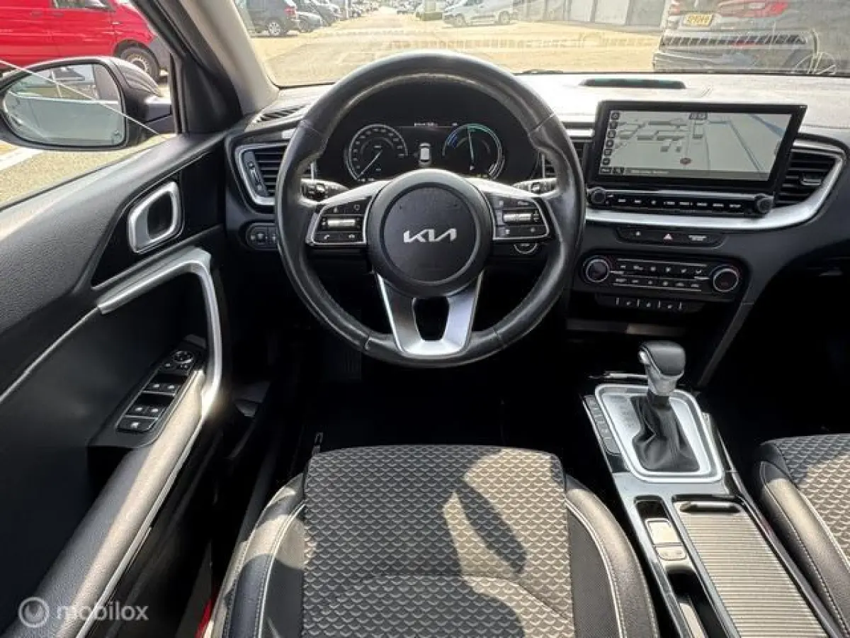 1.6 GDi PHEV DynamicPlusLine Automaat 55 km volledig elect rijden / Hybride , 18 inch velgen , Electr. kofferklep , Lane assist , Dodehoek assistent , lage km stand ,