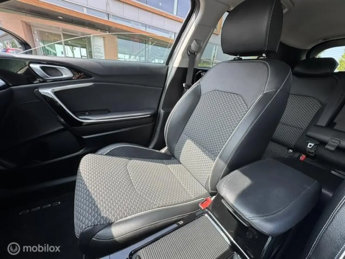 1.6 GDi PHEV DynamicPlusLine Automaat 55 km volledig elect rijden / Hybride , 18 inch velgen , Electr. kofferklep , Lane assist , Dodehoek assistent , lage km stand ,