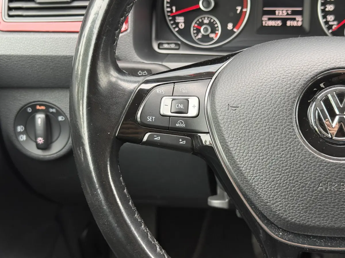 1.4 TSI Highline 7p | Carplay | Navi | Trekhaak | Stoelverw. | Leder