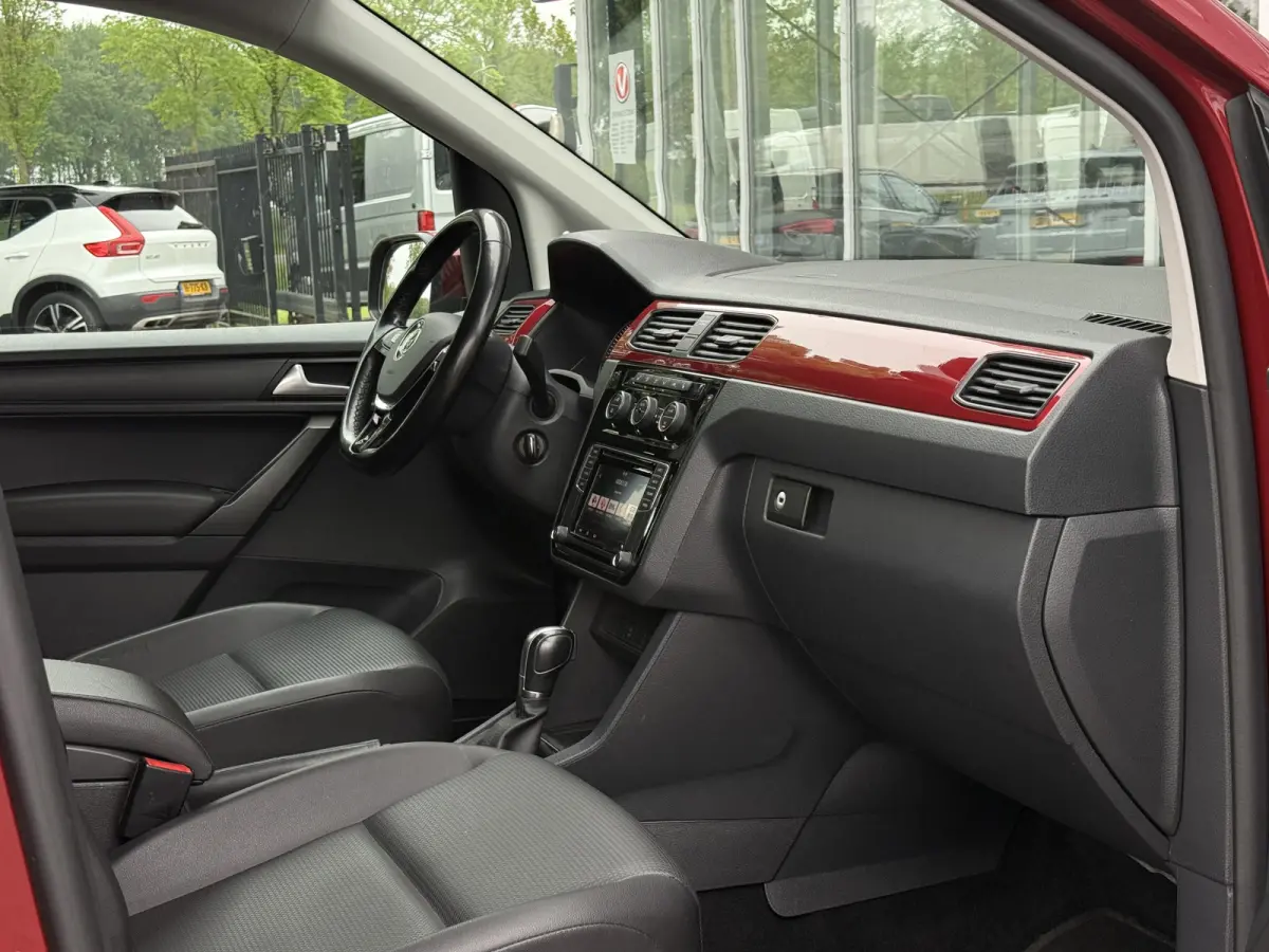 1.4 TSI Highline 7p | Carplay | Navi | Trekhaak | Stoelverw. | Leder