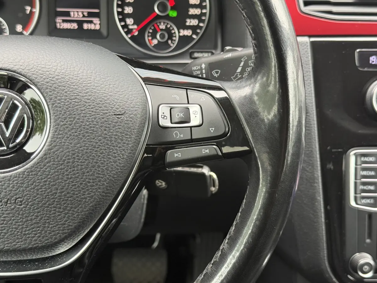 1.4 TSI Highline 7p | Carplay | Navi | Trekhaak | Stoelverw. | Leder