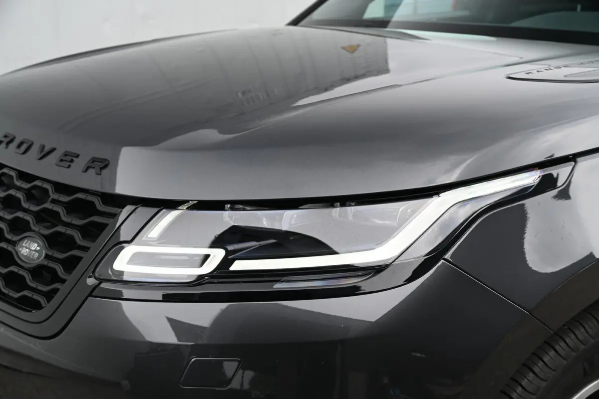 3.0 V6 AWD R-Dynamic HSE
