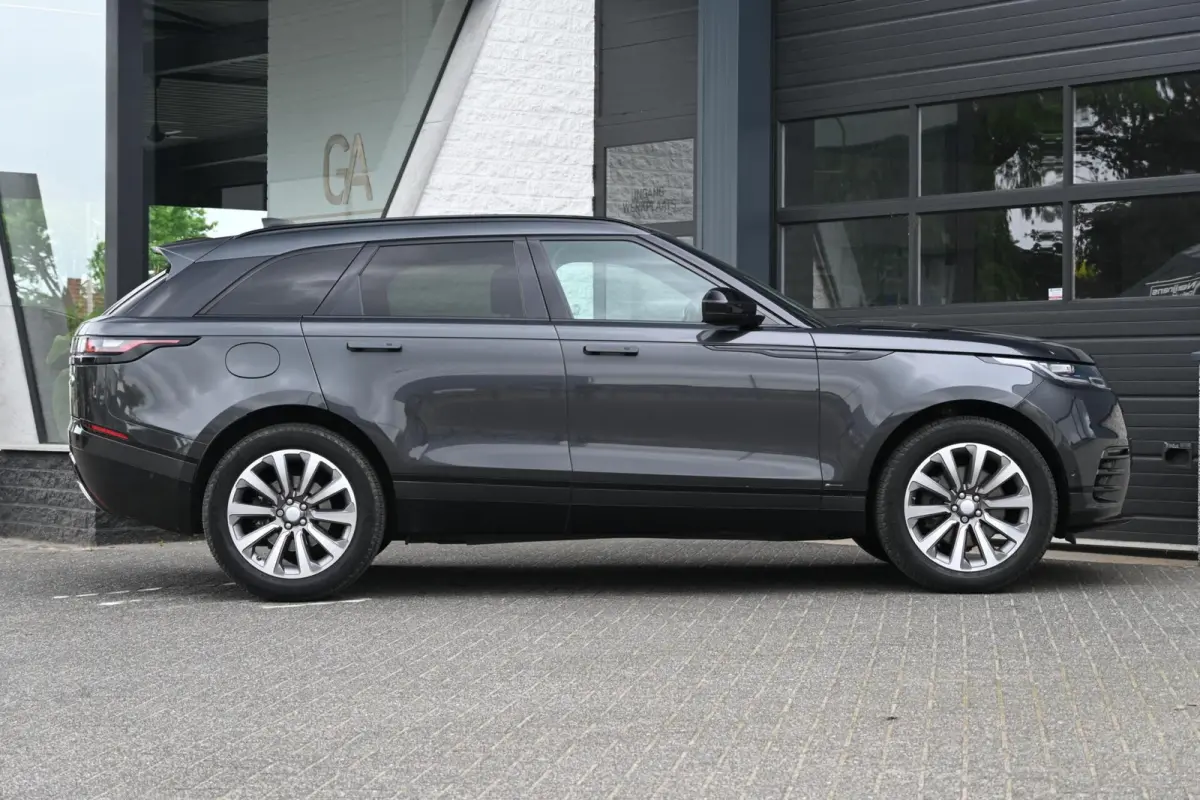 3.0 V6 AWD R-Dynamic HSE