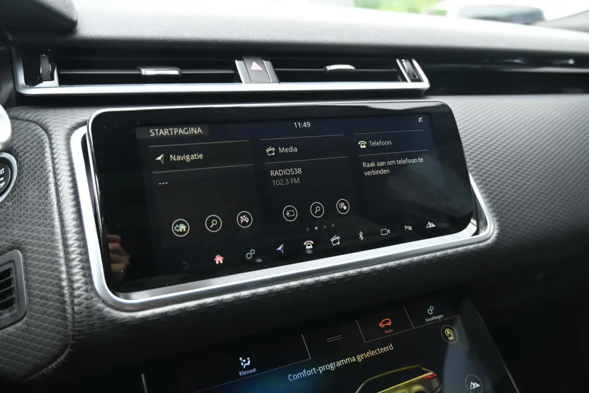 3.0 V6 AWD R-Dynamic HSE