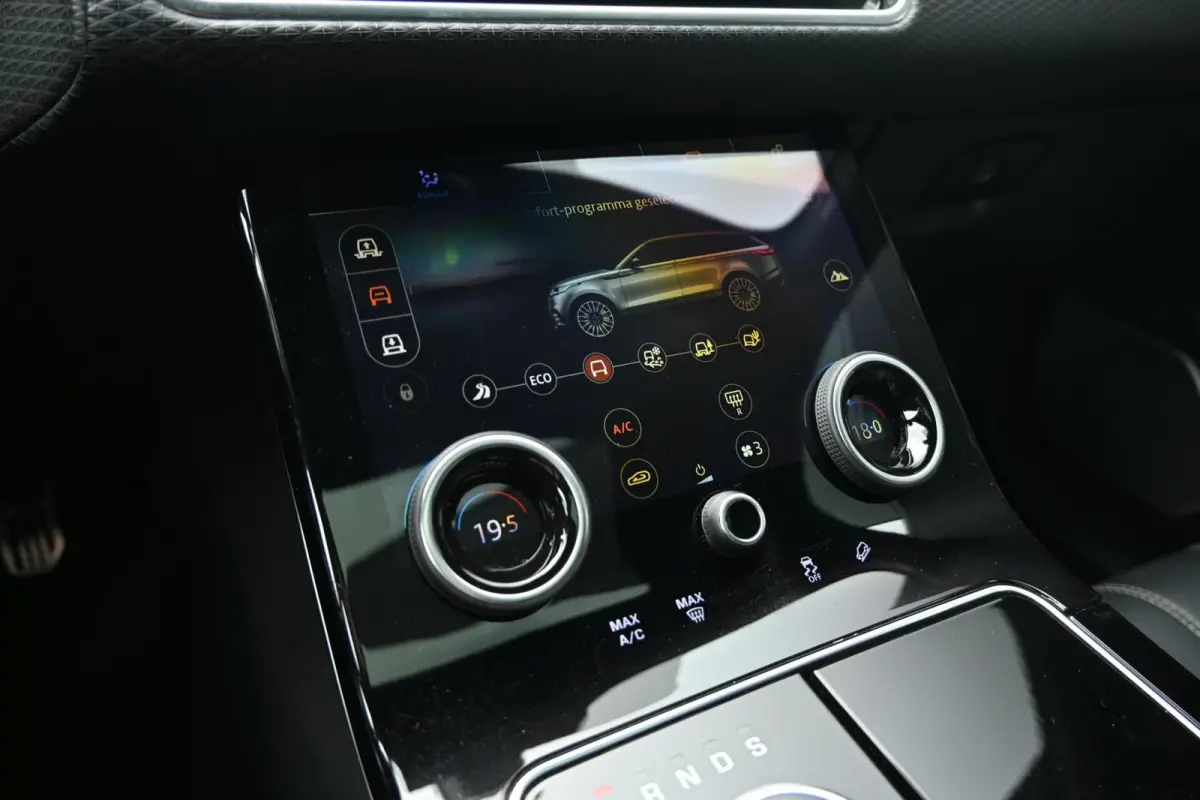 3.0 V6 AWD R-Dynamic HSE