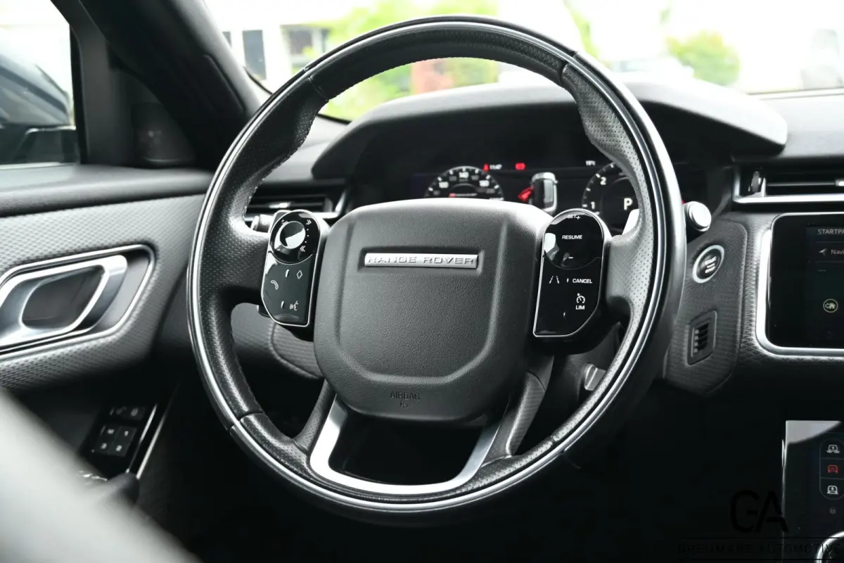 3.0 V6 AWD R-Dynamic HSE