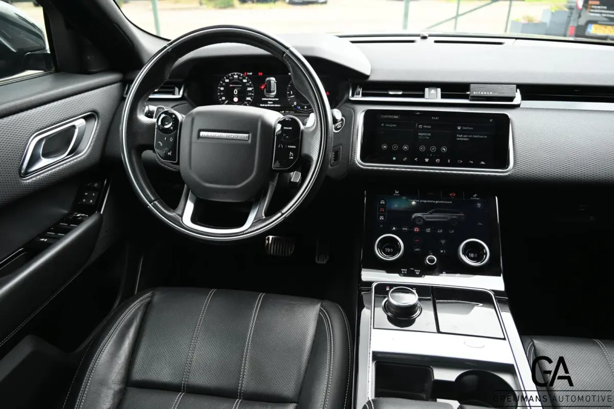3.0 V6 AWD R-Dynamic HSE