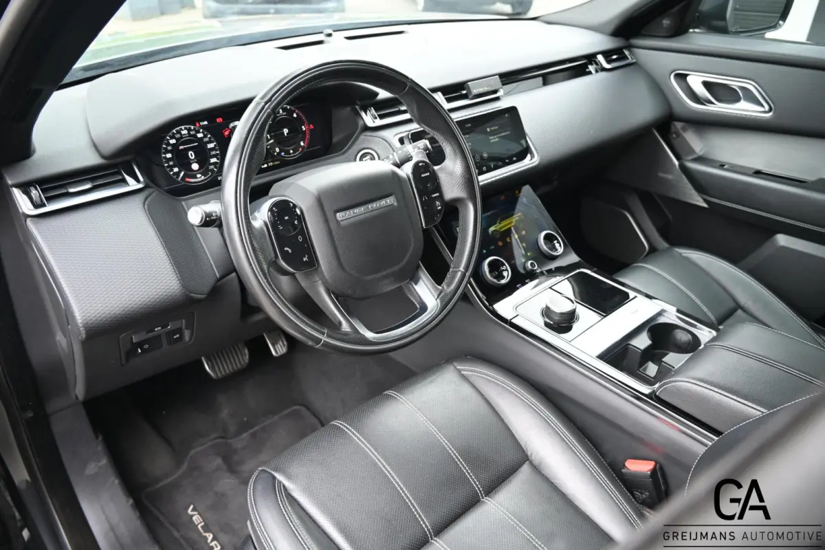 3.0 V6 AWD R-Dynamic HSE