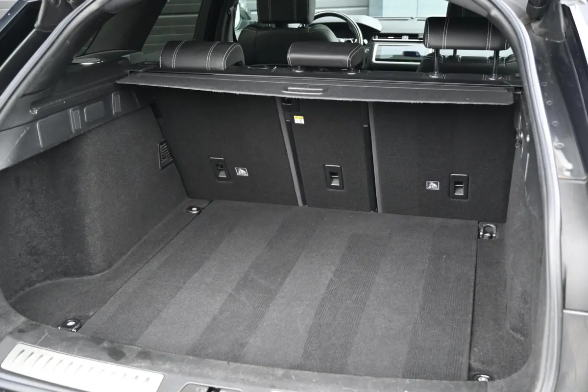 3.0 V6 AWD R-Dynamic HSE