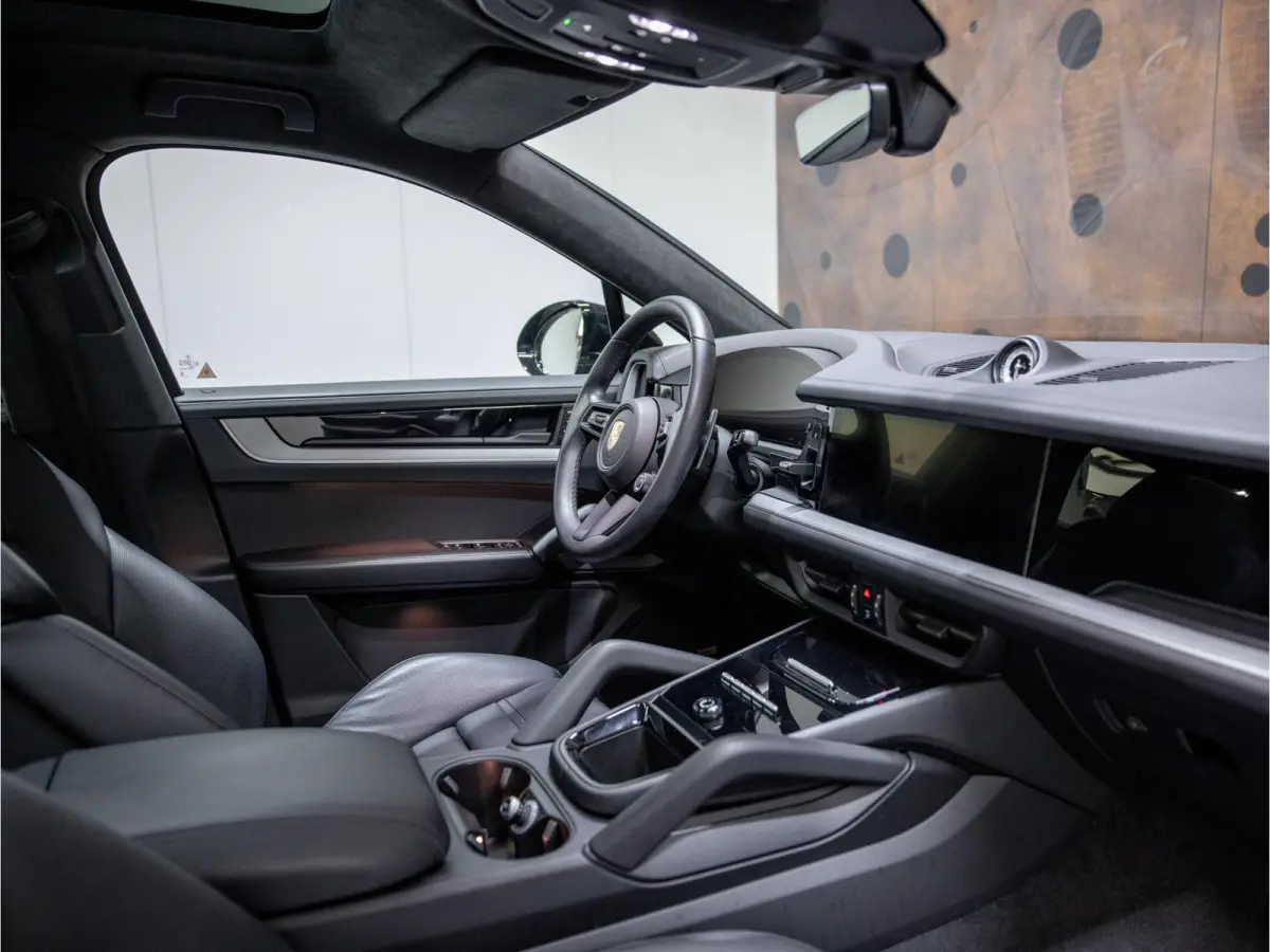 3.0 E-Hybrid | SportDesign | Sportuitlaatsysteem | 18-weg | 360° | Luchtvering |