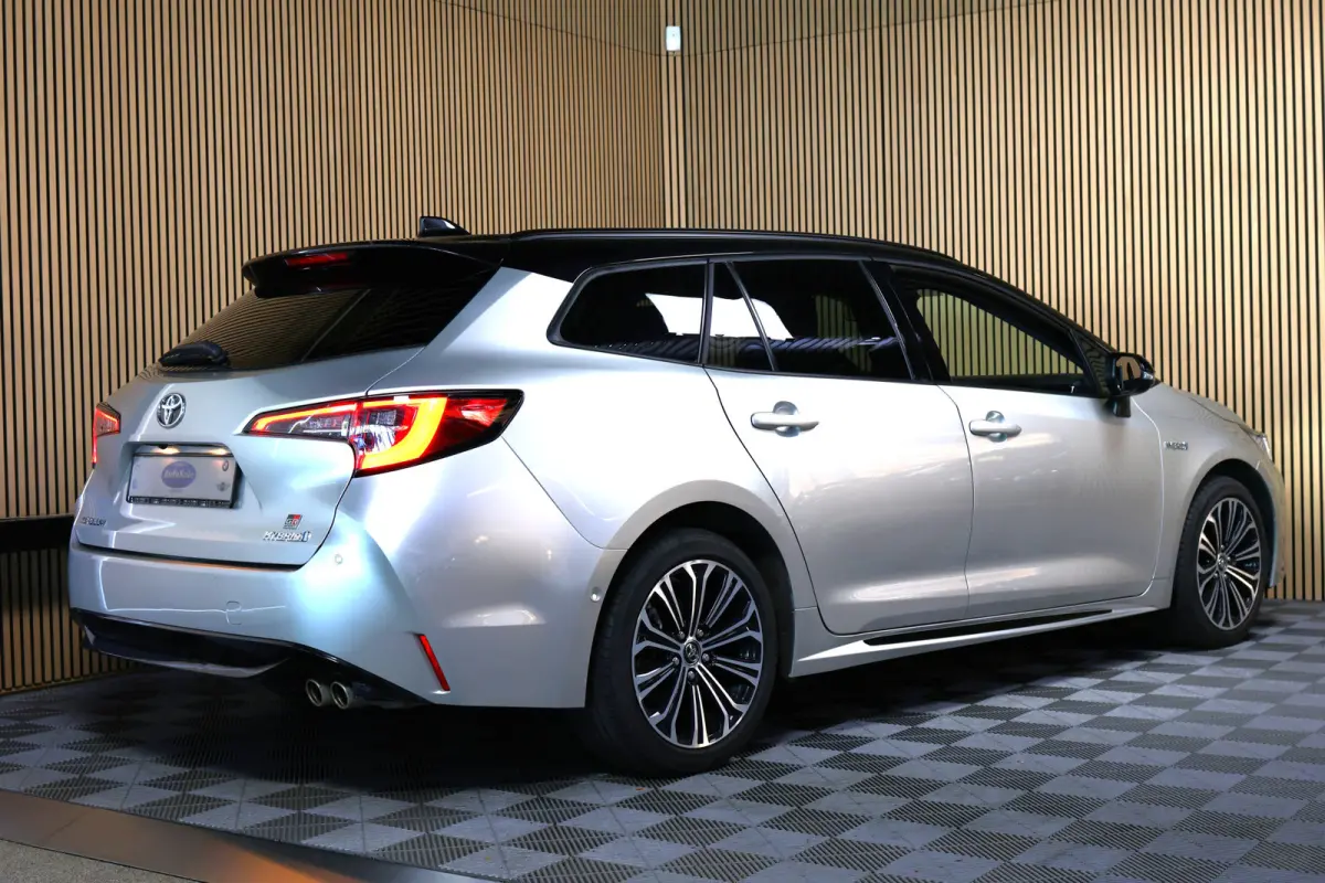 2.0 Hybrid Business GR-Sport AVM NAVI CARPLAY CAMERA LANE '22