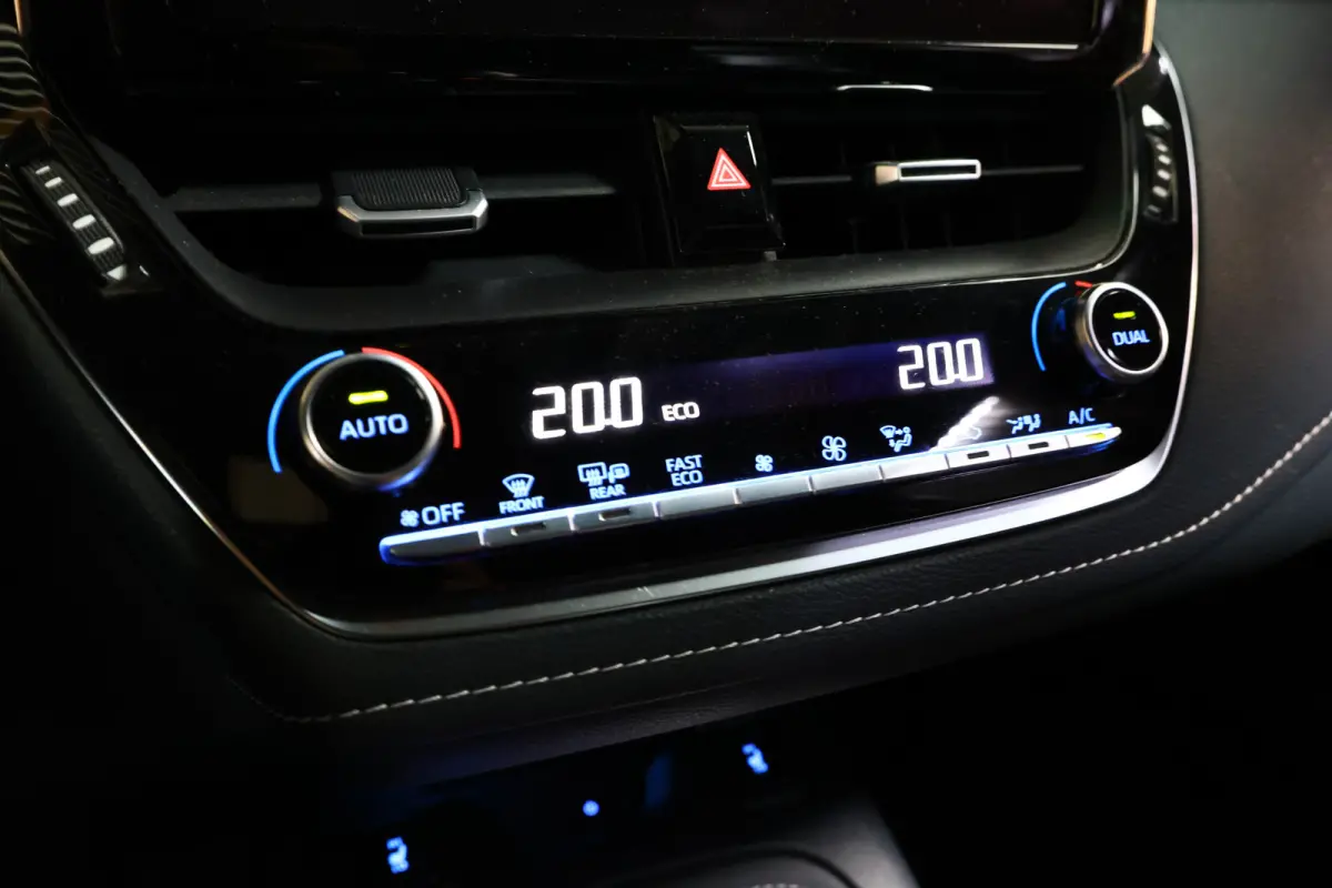 2.0 Hybrid Business GR-Sport AVM NAVI CARPLAY CAMERA LANE '22