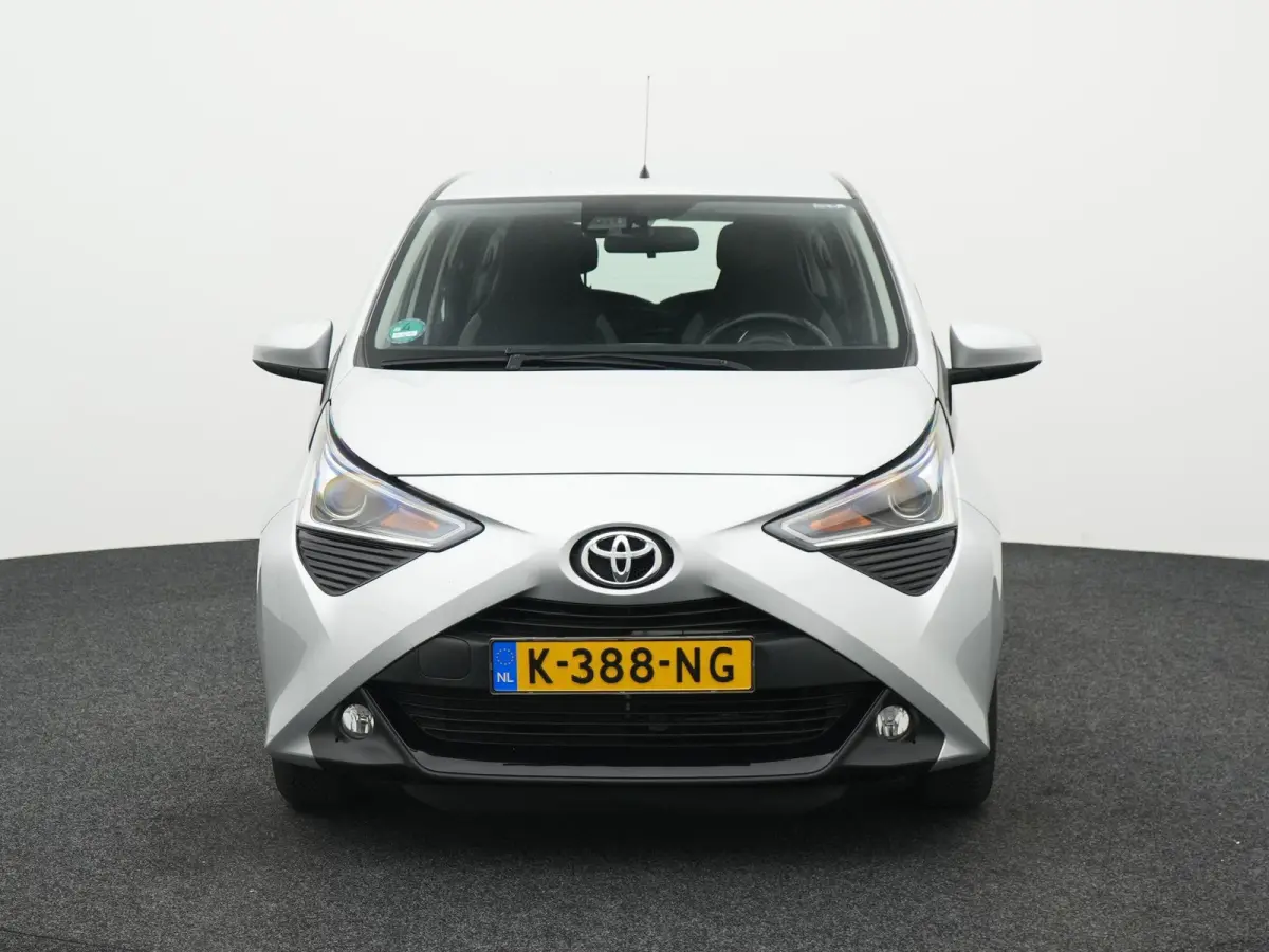 1.0 VVT-i x-cite AUTOMAAT | CAMERA | MIRROR LINK | CLIMATE CONTROL