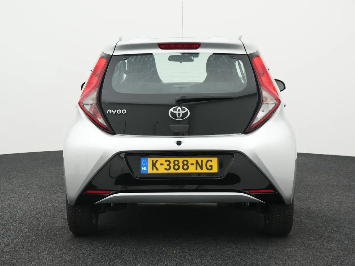 1.0 VVT-i x-cite AUTOMAAT | CAMERA | MIRROR LINK | CLIMATE CONTROL