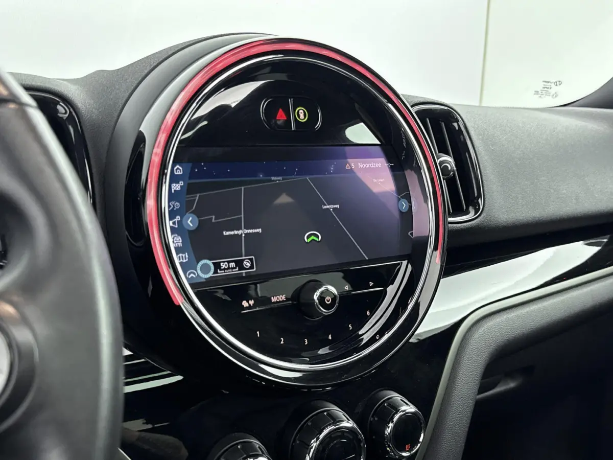 1.5 Cooper ALL4 Chili | PANORAMADAK | LEDER | CAMERA | NAVIGATIE | STOELVERWARMING | DIGITAAL DASHBOARD | LED |