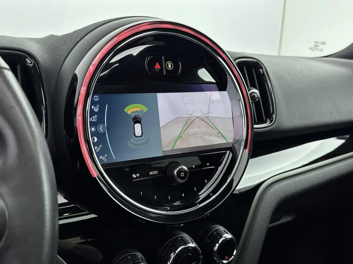 1.5 Cooper ALL4 Chili | PANORAMADAK | LEDER | CAMERA | NAVIGATIE | STOELVERWARMING | DIGITAAL DASHBOARD | LED |