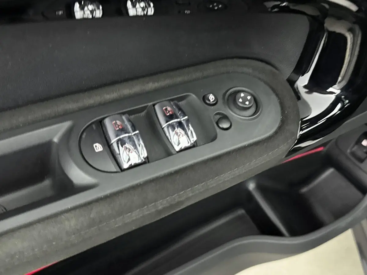 1.5 Cooper ALL4 Chili | PANORAMADAK | LEDER | CAMERA | NAVIGATIE | STOELVERWARMING | DIGITAAL DASHBOARD | LED |