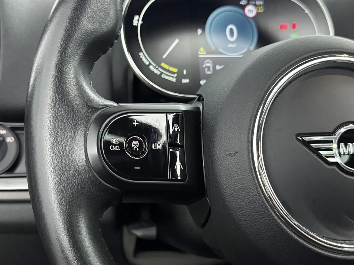 1.5 Cooper ALL4 Chili | PANORAMADAK | LEDER | CAMERA | NAVIGATIE | STOELVERWARMING | DIGITAAL DASHBOARD | LED |