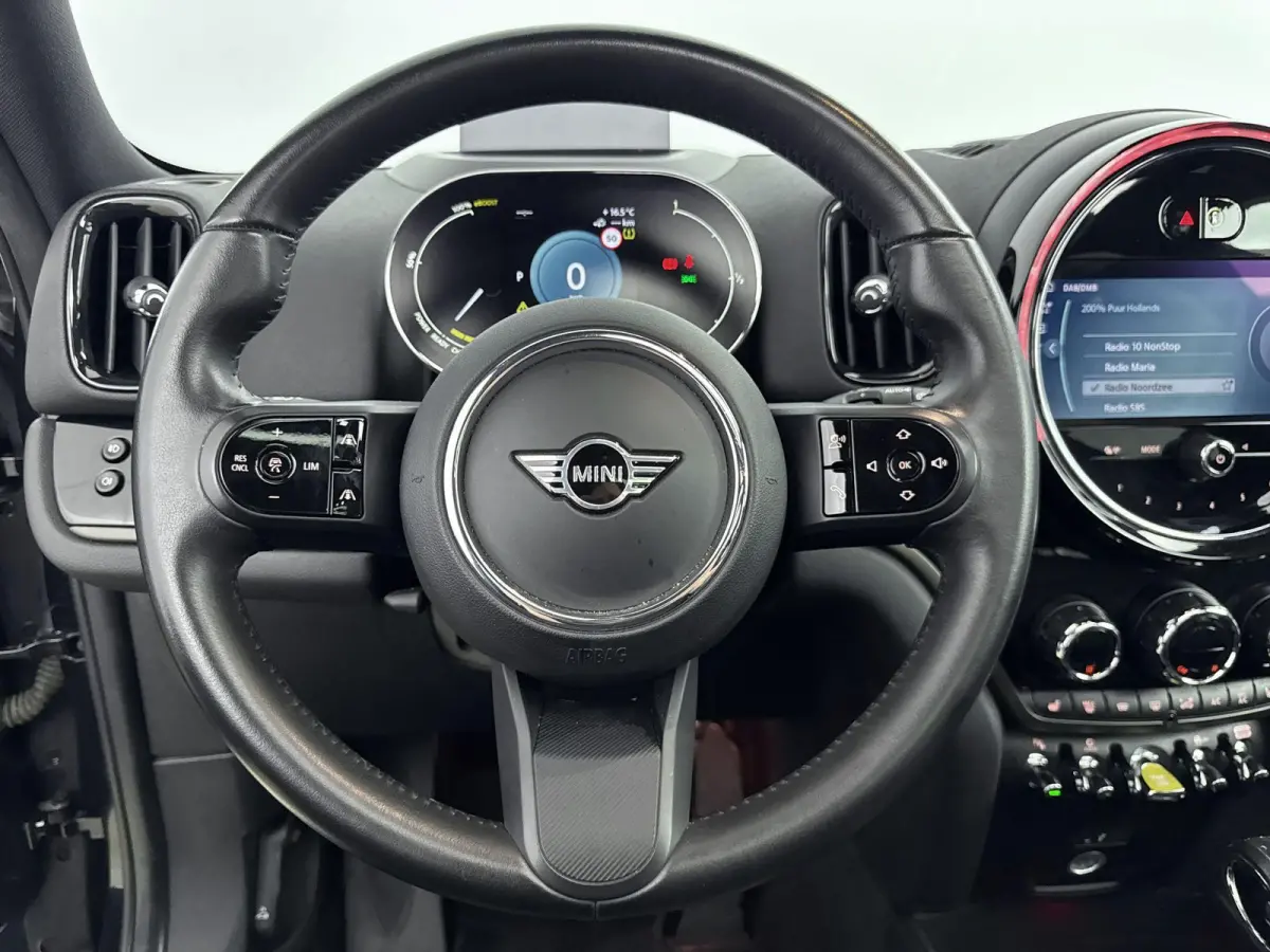 1.5 Cooper ALL4 Chili | PANORAMADAK | LEDER | CAMERA | NAVIGATIE | STOELVERWARMING | DIGITAAL DASHBOARD | LED |
