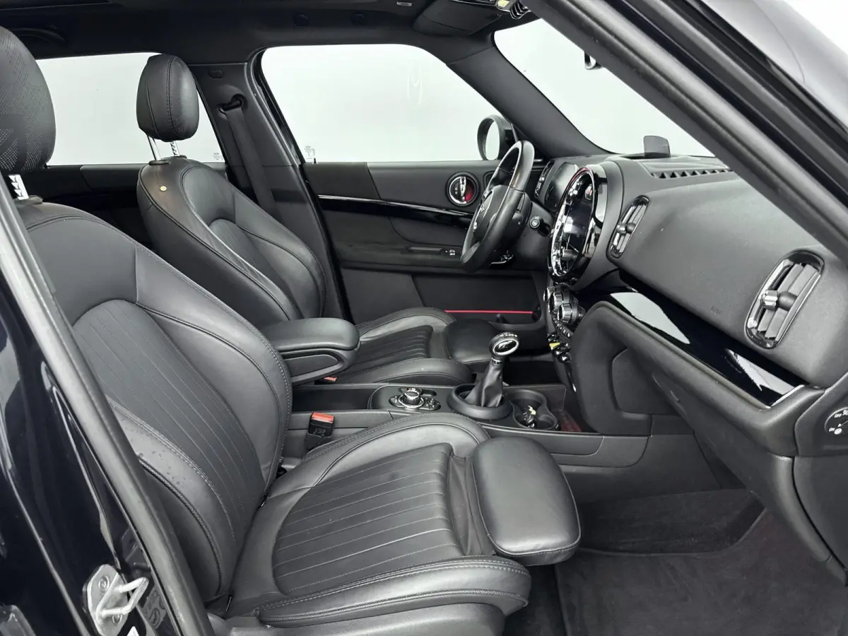 1.5 Cooper ALL4 Chili | PANORAMADAK | LEDER | CAMERA | NAVIGATIE | STOELVERWARMING | DIGITAAL DASHBOARD | LED |