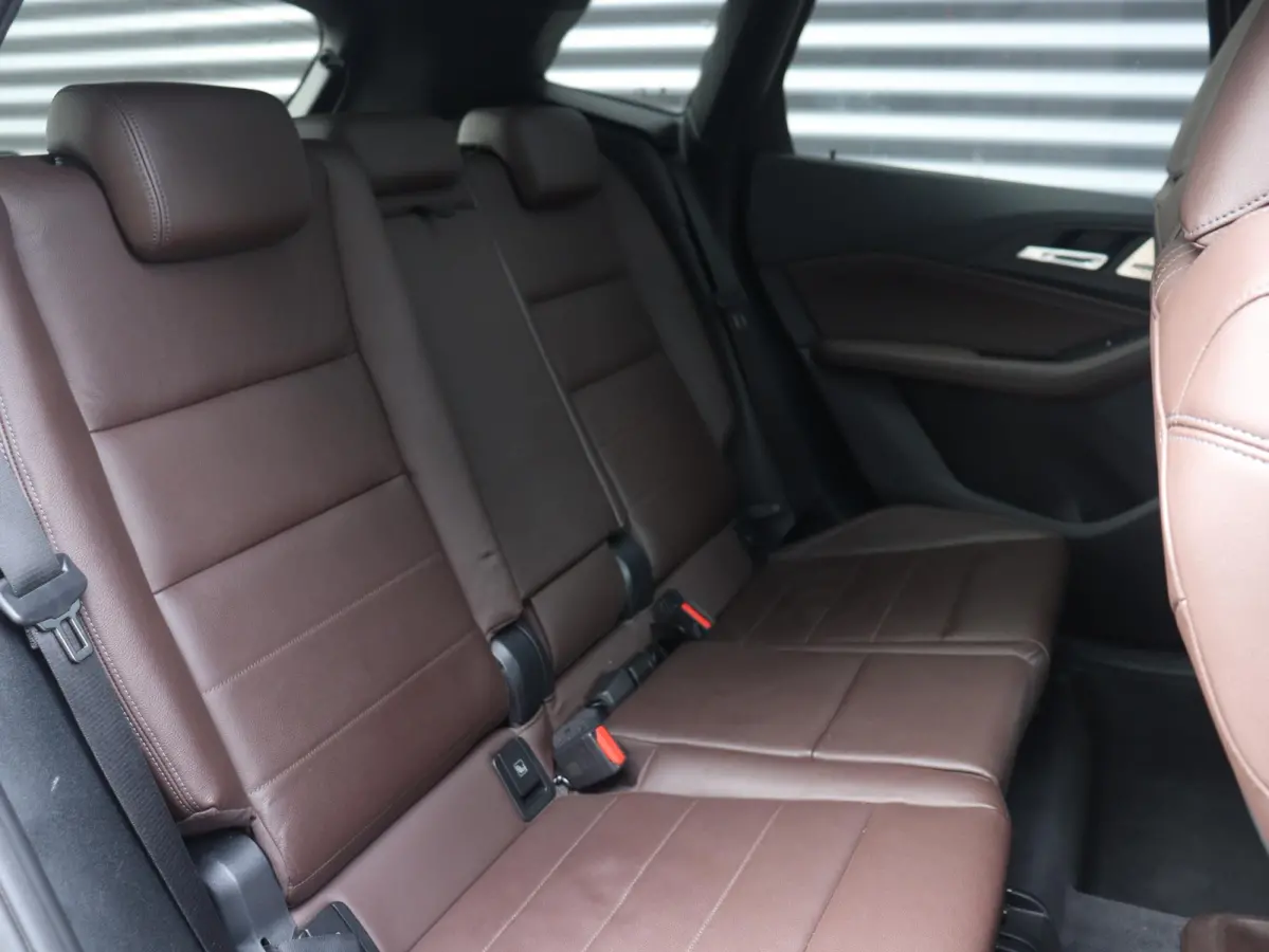 220i | M Sportpakket | Panodak | Trekhaak | Head-Up | Harman Kardon | Comfort Access | Parking Assistant Plus | 18'' LMV