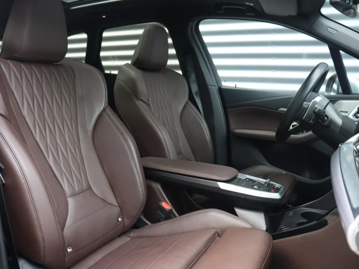 220i | M Sportpakket | Panodak | Trekhaak | Head-Up | Harman Kardon | Comfort Access | Parking Assistant Plus | 18'' LMV