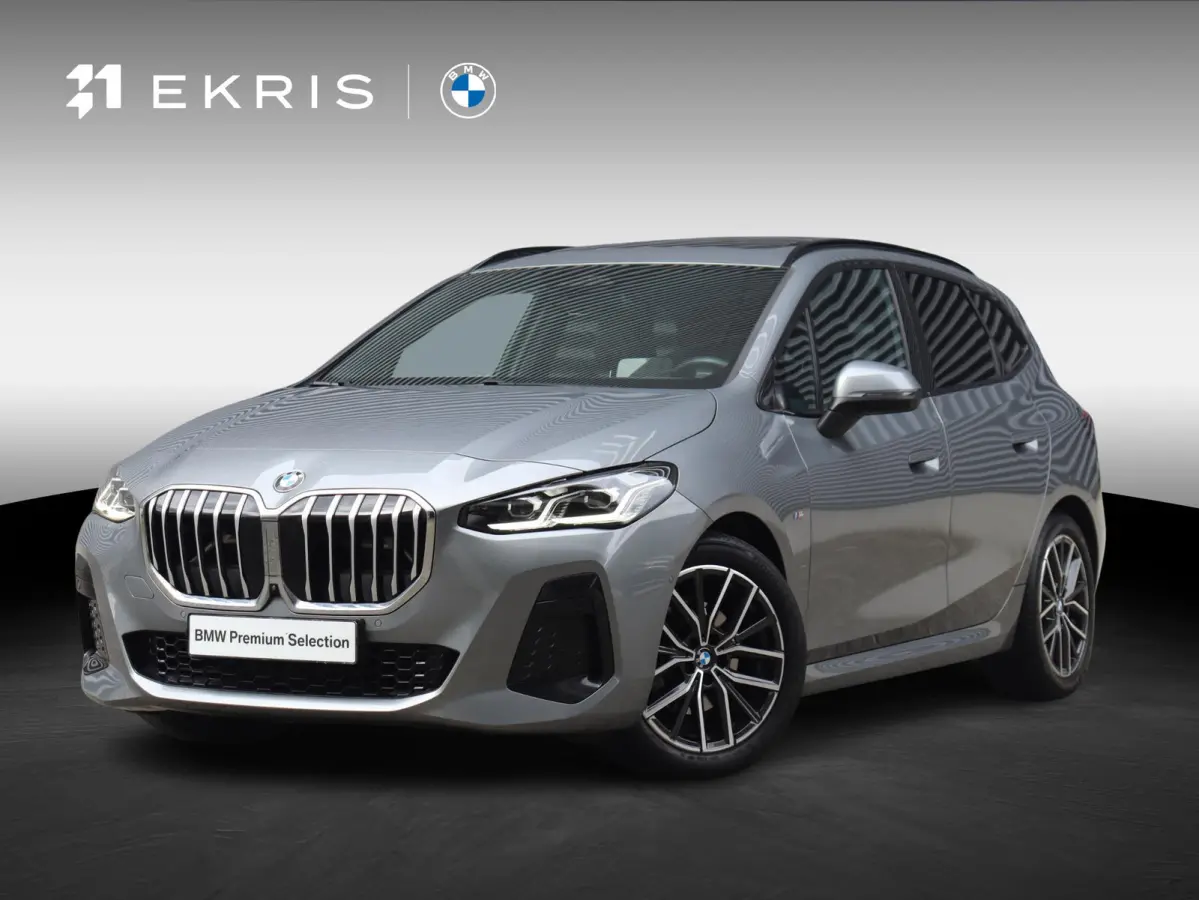 220i | M Sportpakket | Panodak | Trekhaak | Head-Up | Harman Kardon | Comfort Access | Parking Assistant Plus | 18'' LMV