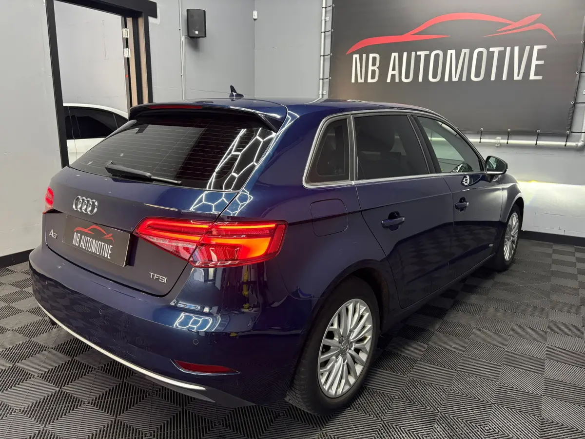 1.0 TFSI Sport Lease Edition