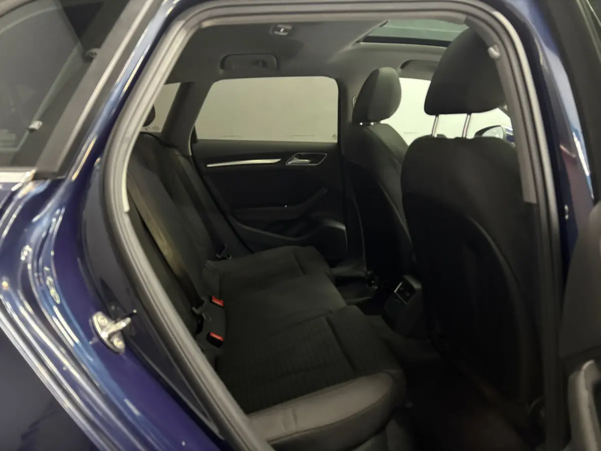 1.0 TFSI Sport Lease Edition