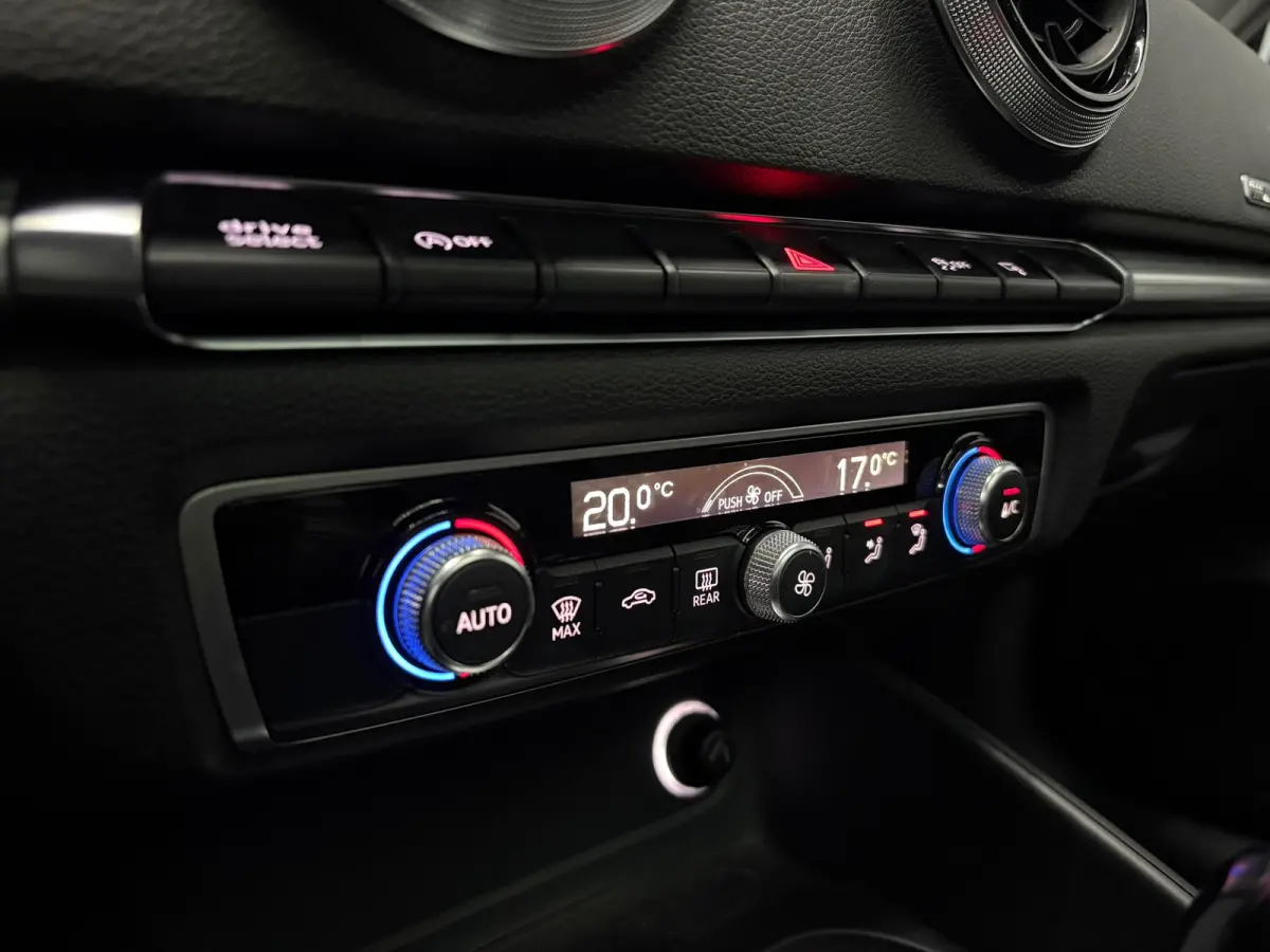 1.0 TFSI Sport Lease Edition