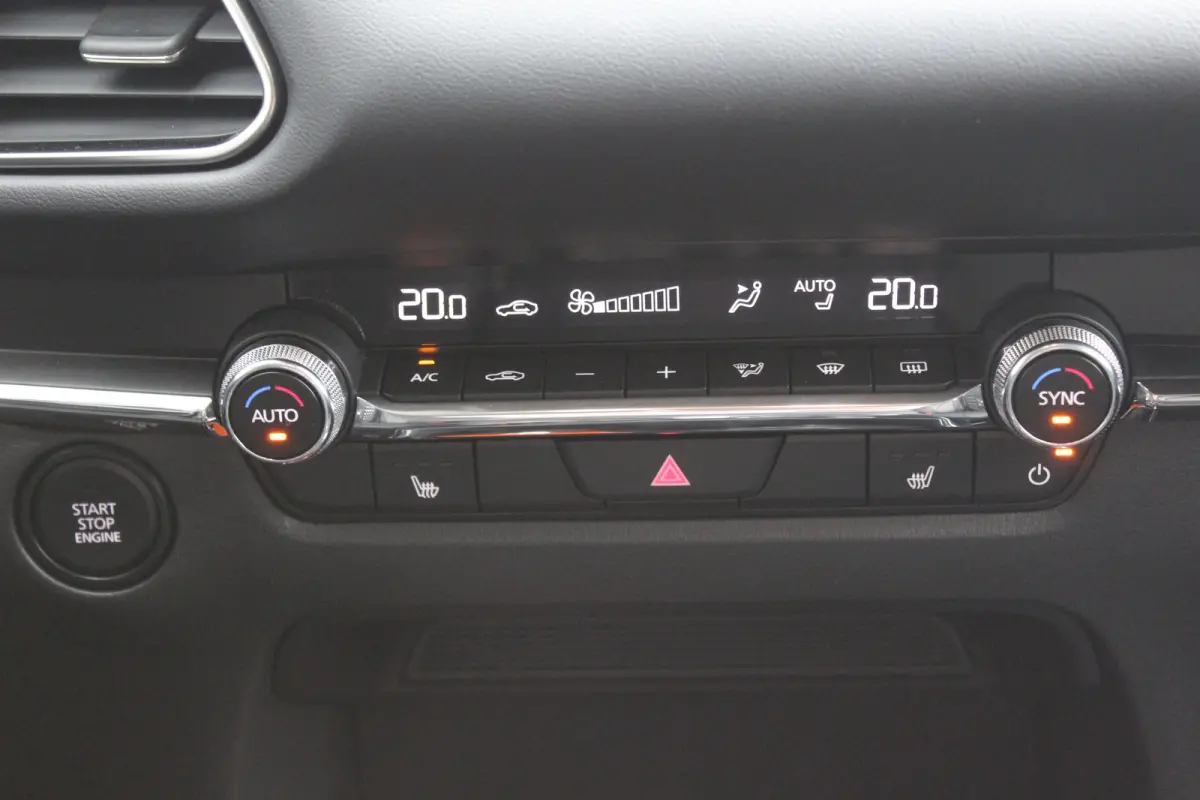 2.5 e-SKYACTIV-G M HYBRID 140PK HOMURA AUTOMAAT / NAVI / CLIMA / FULL-LED / PDC / 18" LMV / KEYLESS / AFN. TREKHAAK / WINTERPAKKET / ADAPT. CRUISECONTROL / 1E EIGENAAR / NIEUWSTAAT !!