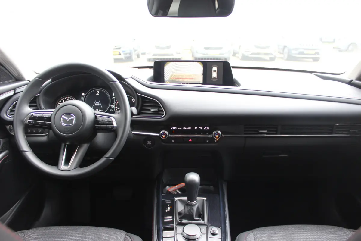 2.5 e-SKYACTIV-G M HYBRID 140PK HOMURA AUTOMAAT / NAVI / CLIMA / FULL-LED / PDC / 18" LMV / KEYLESS / AFN. TREKHAAK / WINTERPAKKET / ADAPT. CRUISECONTROL / 1E EIGENAAR / NIEUWSTAAT !!