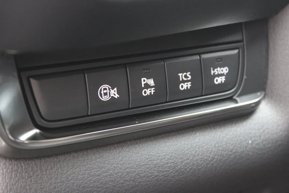2.5 e-SKYACTIV-G M HYBRID 140PK HOMURA AUTOMAAT / NAVI / CLIMA / FULL-LED / PDC / 18" LMV / KEYLESS / AFN. TREKHAAK / WINTERPAKKET / ADAPT. CRUISECONTROL / 1E EIGENAAR / NIEUWSTAAT !!