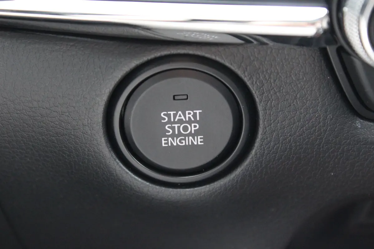 2.5 e-SKYACTIV-G M HYBRID 140PK HOMURA AUTOMAAT / NAVI / CLIMA / FULL-LED / PDC / 18" LMV / KEYLESS / AFN. TREKHAAK / WINTERPAKKET / ADAPT. CRUISECONTROL / 1E EIGENAAR / NIEUWSTAAT !!