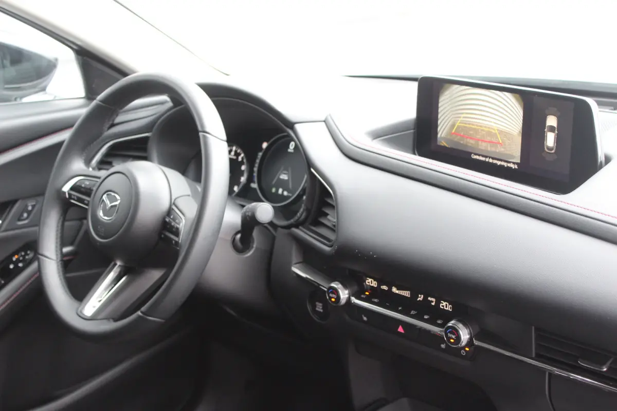 2.5 e-SKYACTIV-G M HYBRID 140PK HOMURA AUTOMAAT / NAVI / CLIMA / FULL-LED / PDC / 18" LMV / KEYLESS / AFN. TREKHAAK / WINTERPAKKET / ADAPT. CRUISECONTROL / 1E EIGENAAR / NIEUWSTAAT !!