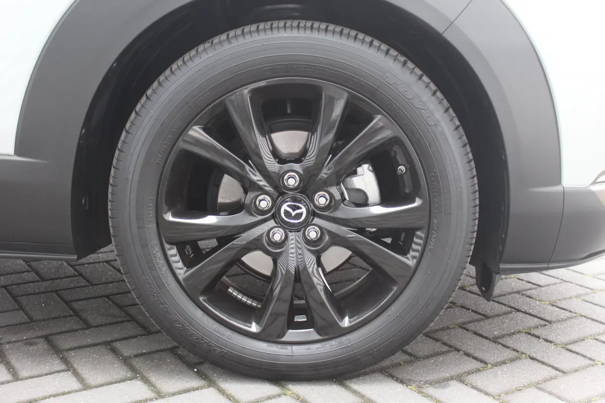 2.5 e-SKYACTIV-G M HYBRID 140PK HOMURA AUTOMAAT / NAVI / CLIMA / FULL-LED / PDC / 18" LMV / KEYLESS / AFN. TREKHAAK / WINTERPAKKET / ADAPT. CRUISECONTROL / 1E EIGENAAR / NIEUWSTAAT !!