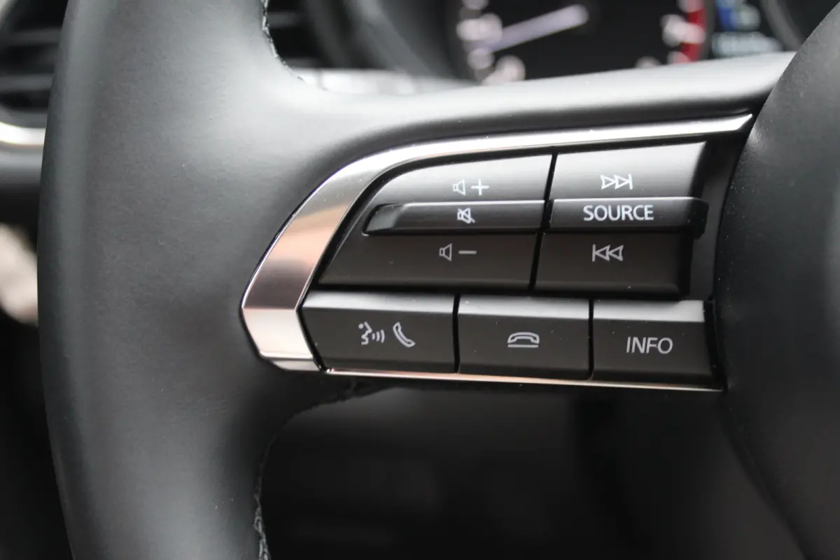 2.5 e-SKYACTIV-G M HYBRID 140PK HOMURA AUTOMAAT / NAVI / CLIMA / FULL-LED / PDC / 18" LMV / KEYLESS / AFN. TREKHAAK / WINTERPAKKET / ADAPT. CRUISECONTROL / 1E EIGENAAR / NIEUWSTAAT !!